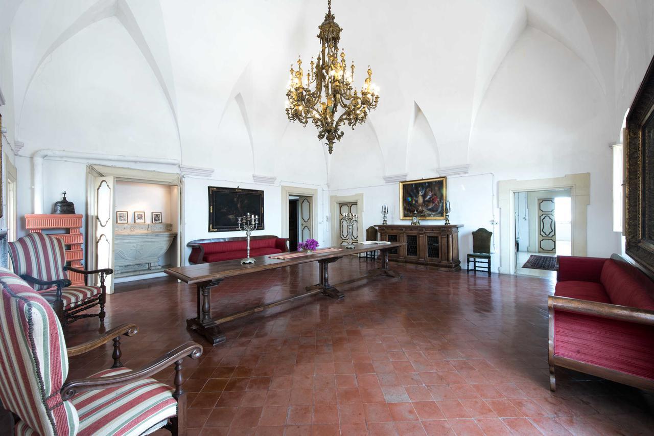 Castello Di Casamassella Bed & Breakfast エクステリア 写真